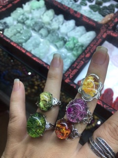 Mặt Ưu linh tím  tóc