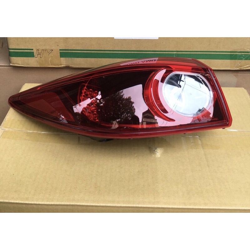 Đèn hậu Mazda 3  không led đời 2015 - 2019 - có lắp đặt tại cửa hàng