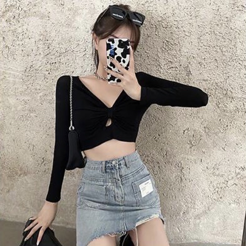 Áo Croptop Dệt Kim Tay Dài Cổ Chữ V Màu Đen