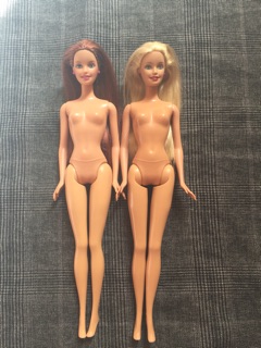 Búp bê barbie khớp ẩn