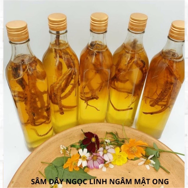 Mật ong nguyên chất ngâm sâm ngọc linh rừng chai 500ml