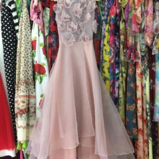 Đầm xòe đính hoa xinh xắn