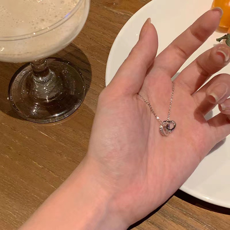 Vòng cổ Ahellogirl mặt trái tim đôi đính đá sang trọng