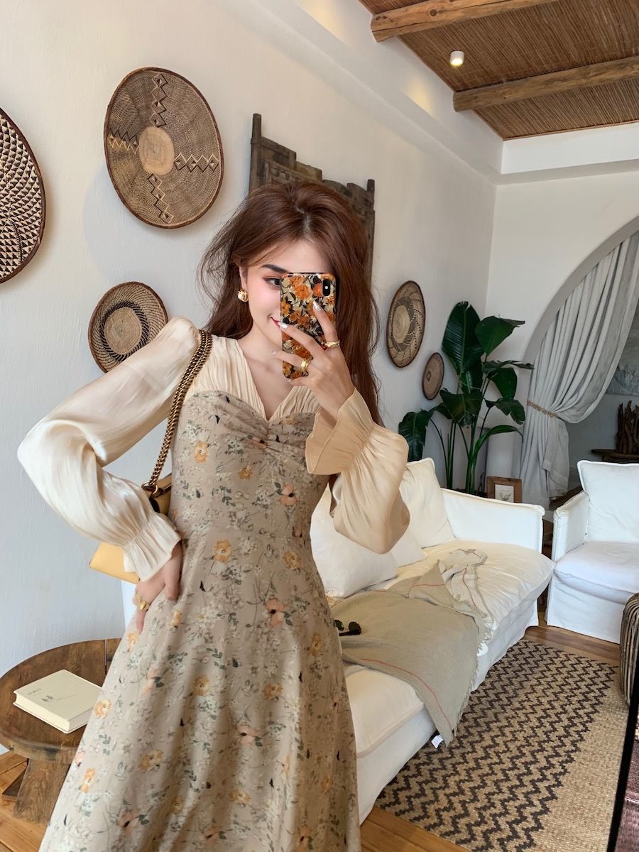 Đầm maxi dài tay cổ chữ V in họa tiết hoa xinh xắn dành cho nữ | BigBuy360 - bigbuy360.vn