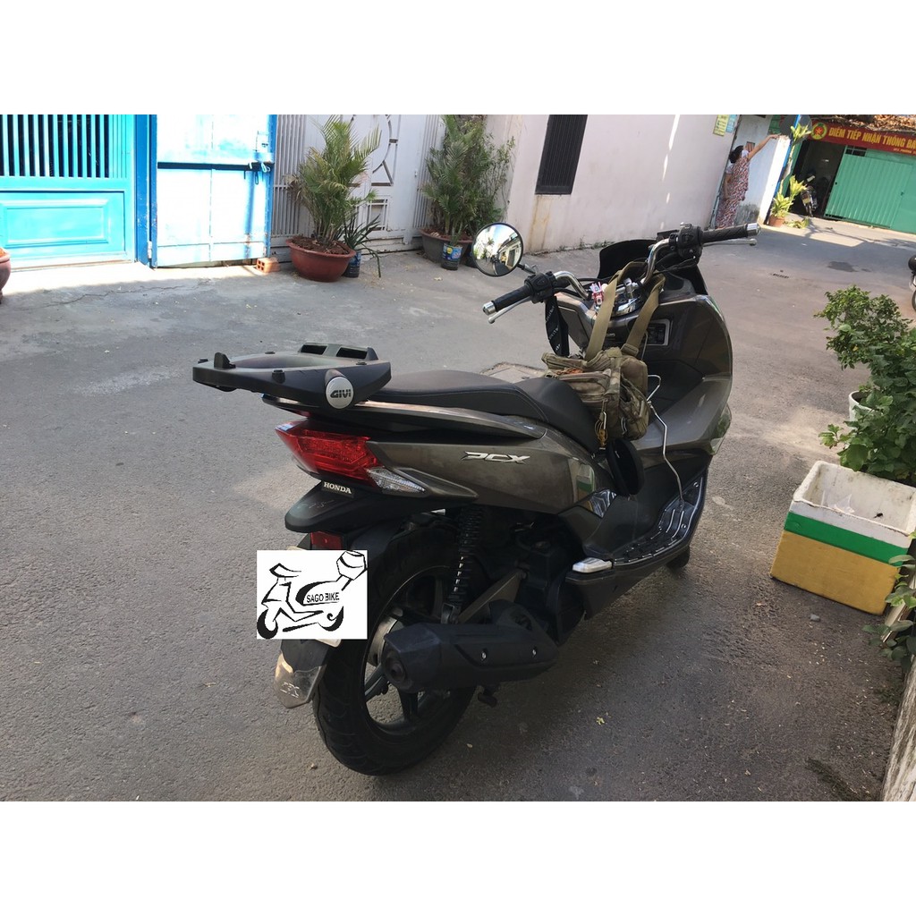 Thùng xe PCX mẫu B32N_ADV và baga SRV_PCX hàng Givi chính hãng, bảo hành 2 năm