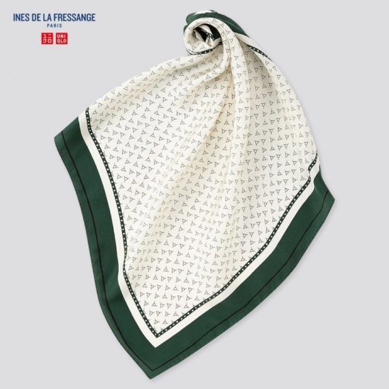 Khăn vuông Uniqlo