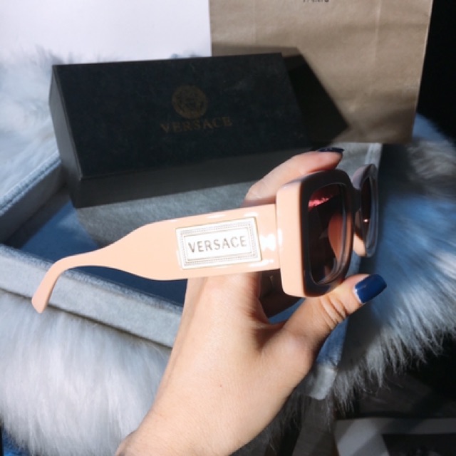 Kính mát thời trang nữ phong cách retro cao cấp. | BigBuy360 - bigbuy360.vn