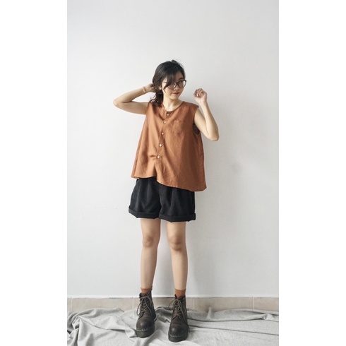 Áo sát nách hàng cúc trước