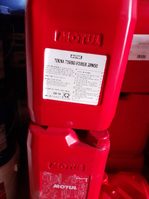Combo gồm Dầu nhớt Tekma Turbo Power dung tích 20 lít 15w40 và 20w50 và một áo Motul