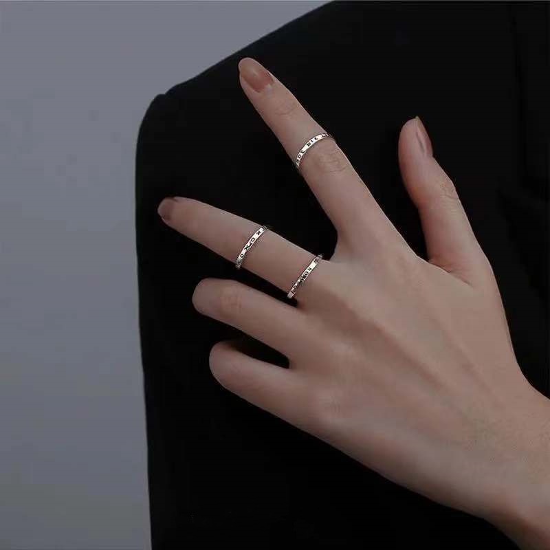 Nhẫn Hở Mạ Bạc Khắc Chữ Phong Cách Hy Lạp Cổ Điển