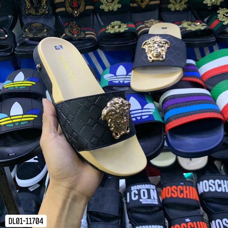 Dép lê Versace dập vân tag logo sắt