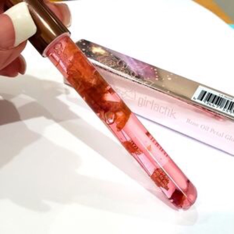 Son bóng dưỡng môi từ hoa hồng Girlactik NEW Rose Oil Petal Gloss