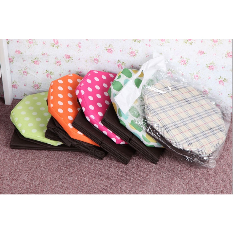 Ghế hộp đa năng gấp gọn có nắp đựng đồ tiện lợi kích thước chuẩn 25cm X 30cm.