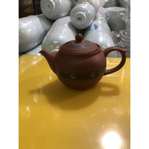 Ấm  trà  bát tràng  màu  nâu  có  lưới lọc dung tích  300ml