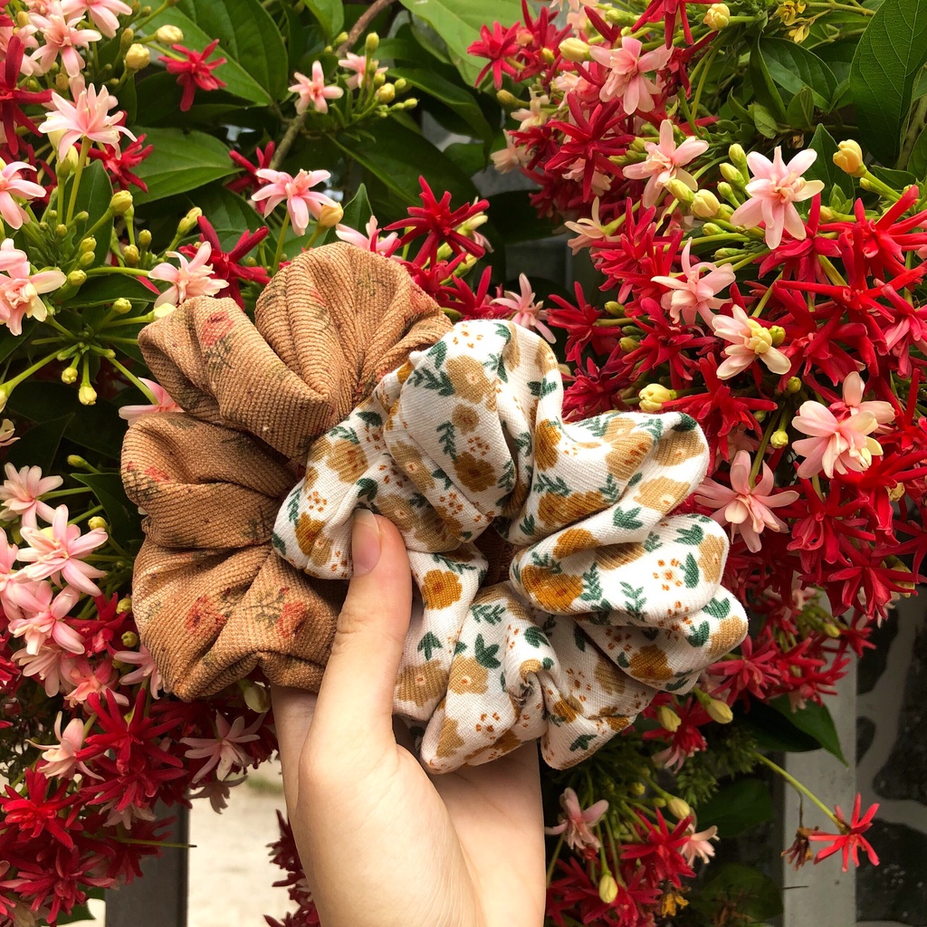 cột tóc Srunchies hoa nhí xinh xắn