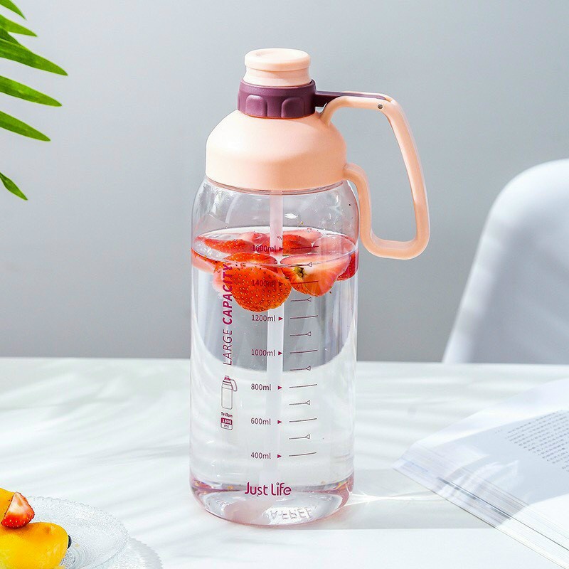 Bình Đựng Nước Nhựa Cỡ Lớn 1800ml Có Vạch Kẻ Chia Dung Tích Và Ống Hút Tiện Dụng