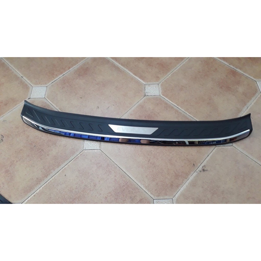 Ốp chống trầy cốp Everest 2016-2019 nhựa 3D cao cấp loại 2