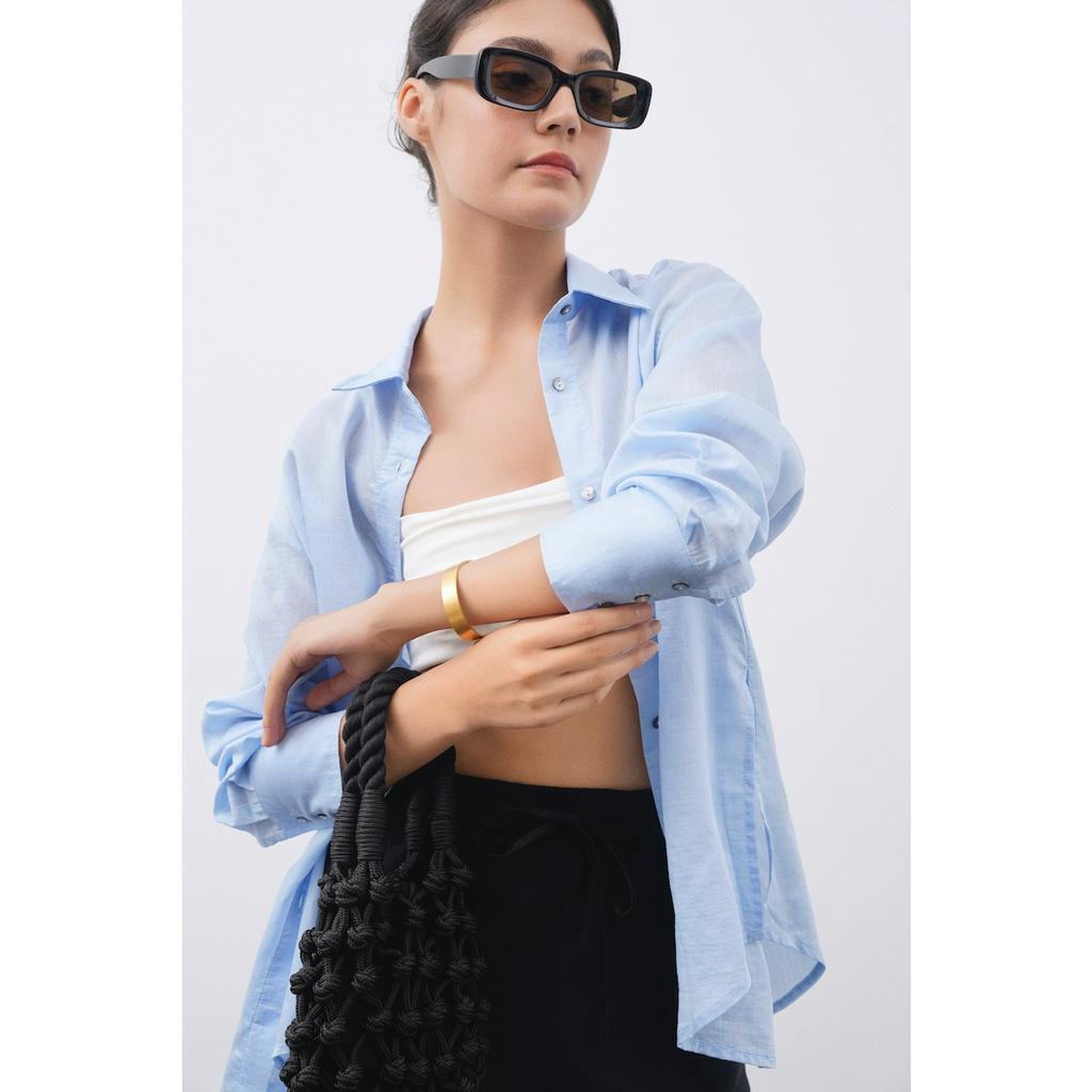 Áo sơ mi nữ oversize MONO TALK vải tơ mềm xẻ tà hai bên sườn T10006TK