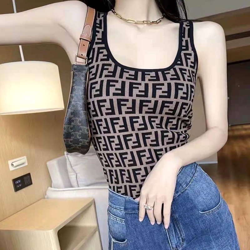 Áo dệt kim sát nách cổ chữ U in chữ F