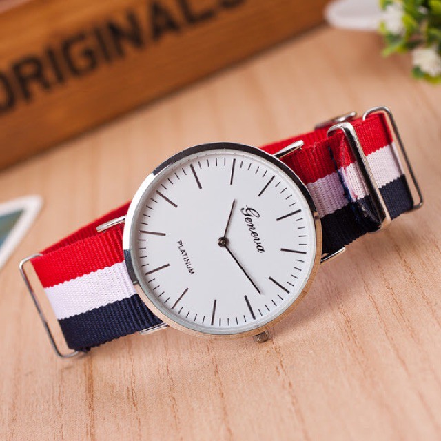 ĐỒNG HỒ NAM NỮ GENEVA DÂY VẢI 3 SỌC ĐỎ TRẮNG XANH THỜI TRANG