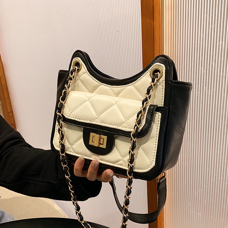 Túi đeo chéo IELGY dây xích bề mặt hình thoi thời trang dành cho nữ