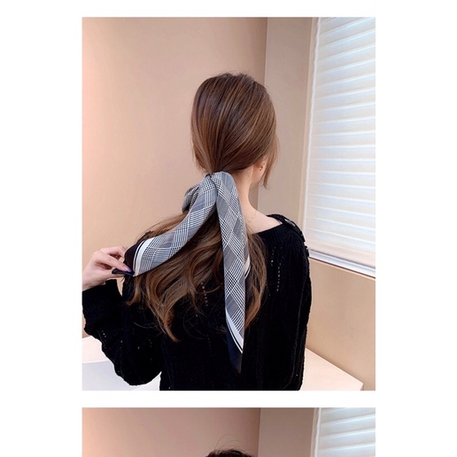 Khăn lụa vuông kẻ caro