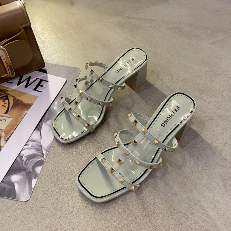Giày Sandal Cao Gót Đế Vuông Hở Ngón Đính Đinh Tán Thời Trang Cho Nữ