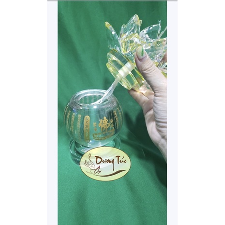 Đèn Dầu Lưu Ly Hoa Sen Pha Lê Khắc Kinh Chú Đại Bi (Đặc Biệt: Gió Quạt Thổi Đèn Không Tắt)