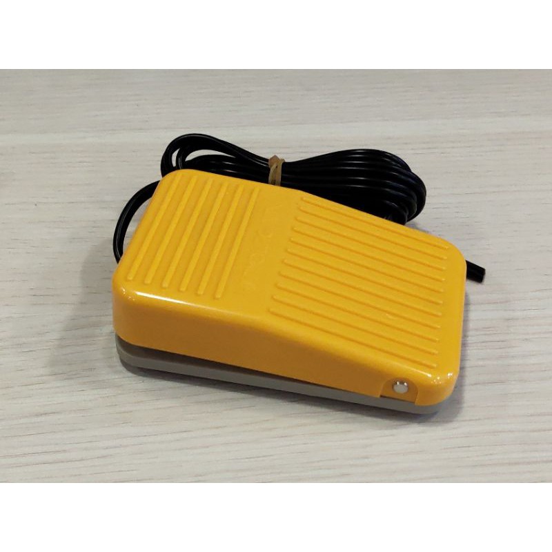 Công tắc bàn đạp HY-101 Hanyoung