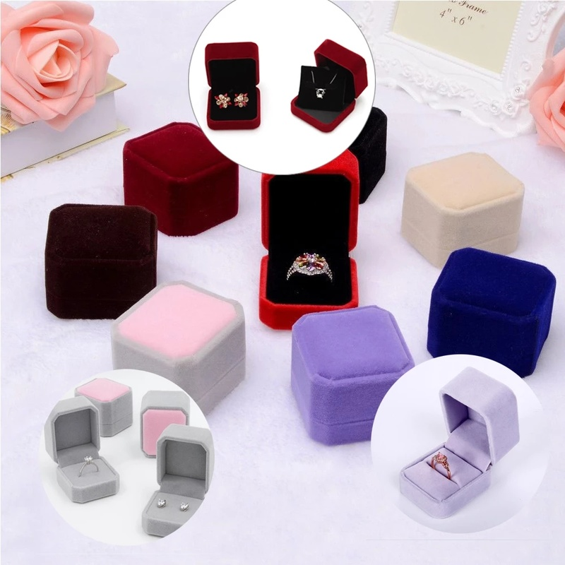 Hộp đựng trang sức hình vuông sang trọng