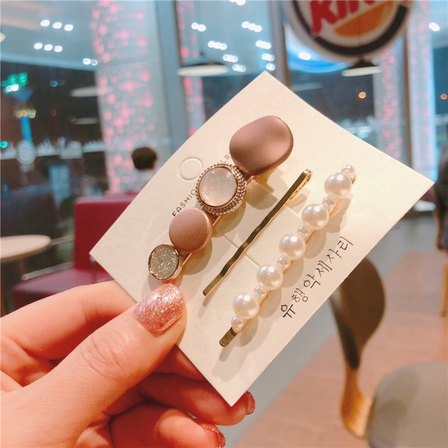 Vỉ 3 kẹp tóc mẫu chất