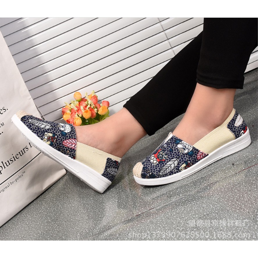 GIÀY LƯỜI SLIP ON VINTAGE HOẠ TIẾT CHIẾC LÁ MÀU XANH ĐẬM