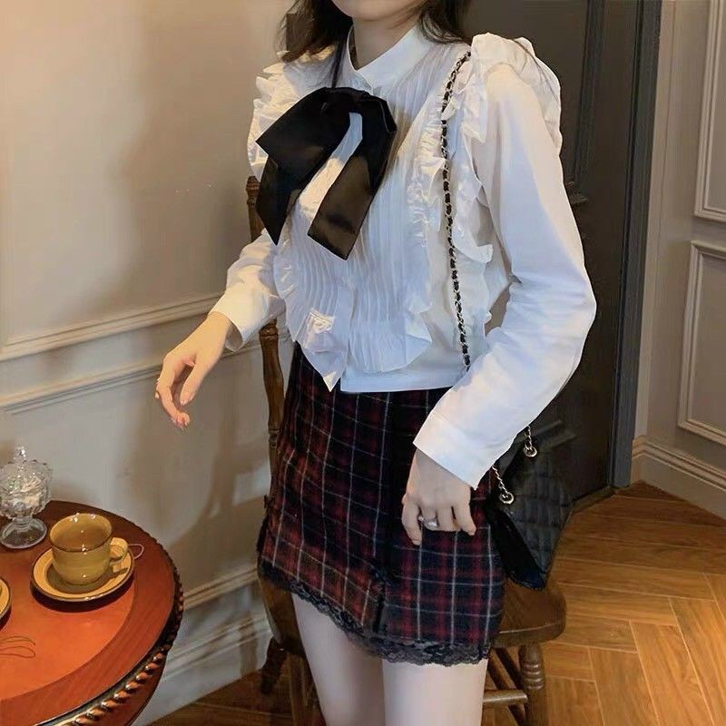 Set áo sơ mi trắng phối chân váy caro đỏ