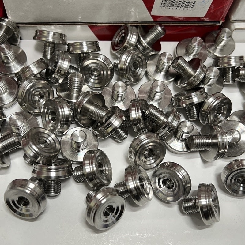Ốc chân kính dù lớn 10mm inox 304 ren thuận nghịch gắn dream wave exciter và các dòng xe