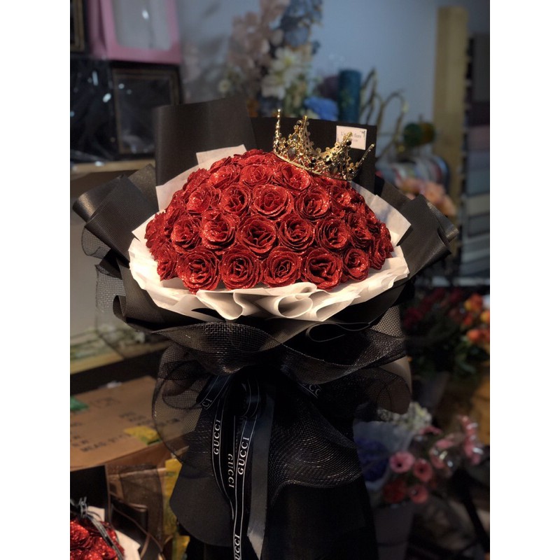 [QUÀ SINH NHẬT-quà 14/2]-Bó hoa hồng 50 bông nhũ cao cấp +vương miệng tặng kèm thiệp và đèn nháy