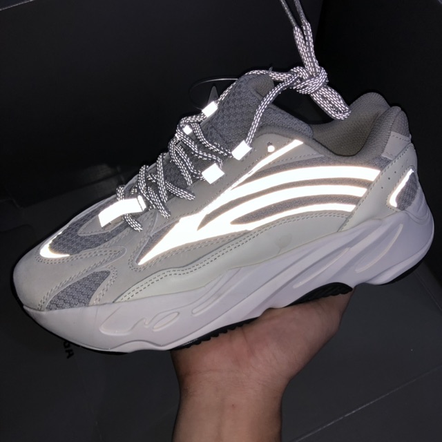 Giày Yz 700 Cao Cấp 🔥FREESHIP🔥 Giày thể thao yz700 phản quang + full box + bill + tặng tất | BigBuy360 - bigbuy360.vn