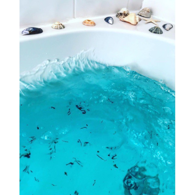 Viên sủi bọt bồn tắm Lush - Big blue bath bomb