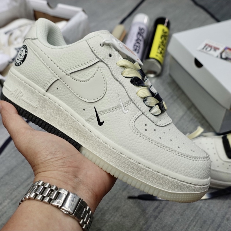 Giày thể thao AF1 âm dương, Giày Air force 1 Brooklyn Sail Black phản quang phối đồ nam nữ hot trend 2022 Full box bill