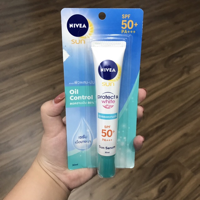 Tinh Chất Chống Nắng Nivea Sun Serum Protect & White Oil Control Dưỡng Trắng Và Kiểm Soát Dầu SPF50+ PA+++ 30ml