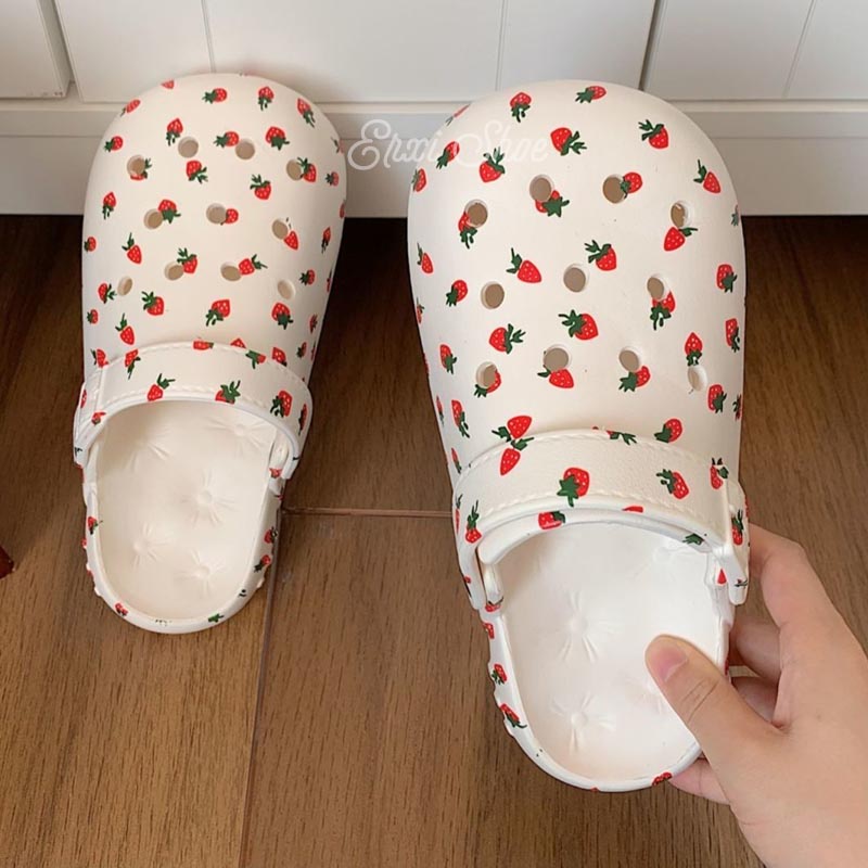 Giày Đi Biển Đục Lỗ Toàn Diện In Hình Quả Dâu Cho Nữ