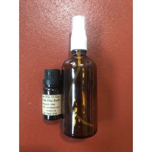 Tinh dầu vỏ bưởi Út Em 10ml (kèm vỏ bình xịt)