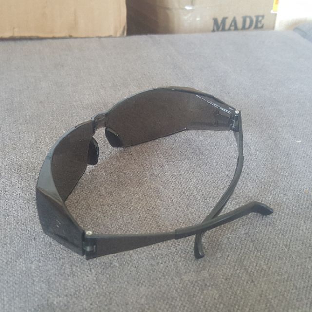 Thanh lý mắt kính dành cho người lớn có lớp chống tia UV | BigBuy360 - bigbuy360.vn