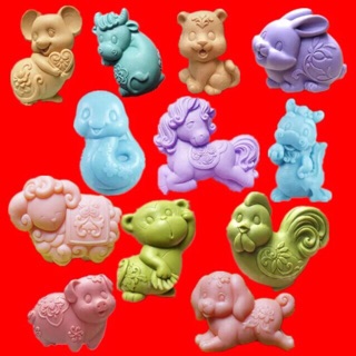 1 Khuôn Hình Con Giáp nặng khoảng 65-80g kích thước như ảnh dùng Khuôn làm bánh Trung Thu