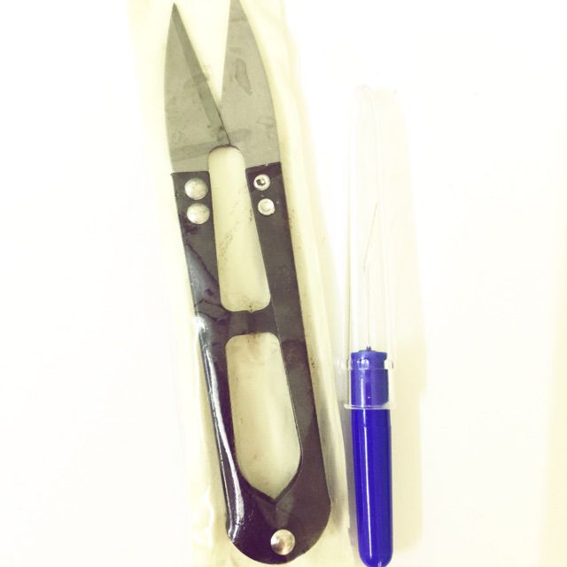 Kéo,kim và Xâu chỉ để sỏ chỉ(dụng cụ thêu tranh) | BigBuy360 - bigbuy360.vn