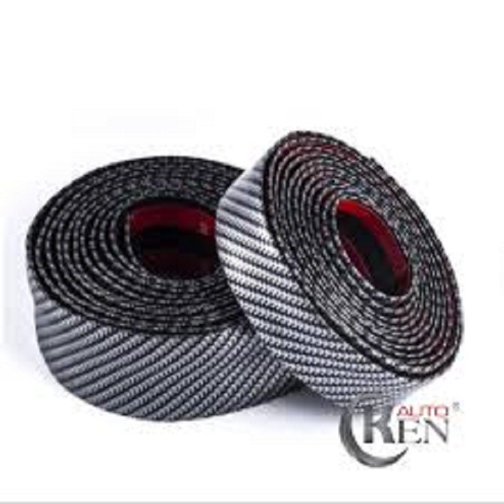 Nẹp cao su vân cacbon ốp dán trang trí và chống va đập trầy xước ô tô cuộn 2,5 mét