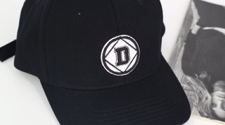 Nón kết logo chữ D