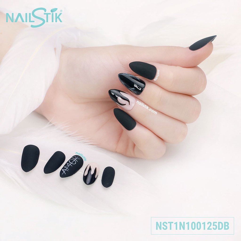 Móng úp thiết kế by NAILSTIK, màu đen, form móng bầu, ngắn/dài, 125