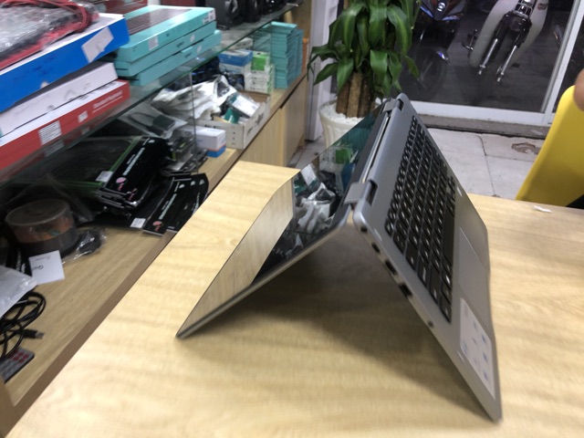 Laptop 2in Dell Inspiron 7378 Xoay cảm ứng 360