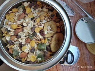 Ngũ cốc mix hoa quả