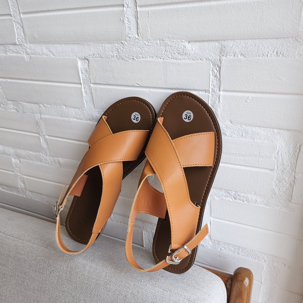 Dép Sandal Nữ Đi Biển Quai Chéo Bằng Da Đế Bệt Êm Chân MISO M002